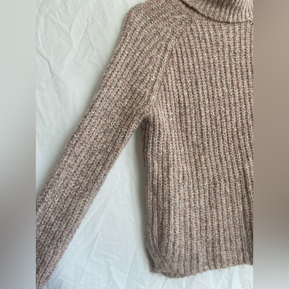 Abercrombie and Fitch chunky cotton turtleneck sweater Size Small - Picture 11 of 16